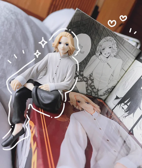เอมชักดิ้นชักงอตอนฟิกเกอร์อันนี้ออกมาเพราะแอบจิ้นเองว่าเหมือนไอ้มากมี ไอ้กี้เอยูไทยที่เราวาดใน #โตมันพระนคร   แล้ววันนี้คุนแอล  ก็ให้มาเป็นของขวัญวันเกิดค่ะ ให้แบบ ให้ค่ะ วันเกิด ฮะ อะไรนะคะ- คุนแอ๊ล ใจพ้ม  ขอบคุณมากจริง ๆค่ะวันนี้เรามีไอ้มากมีตั้งบนโต๊ะแล้วฮือ ๆ
