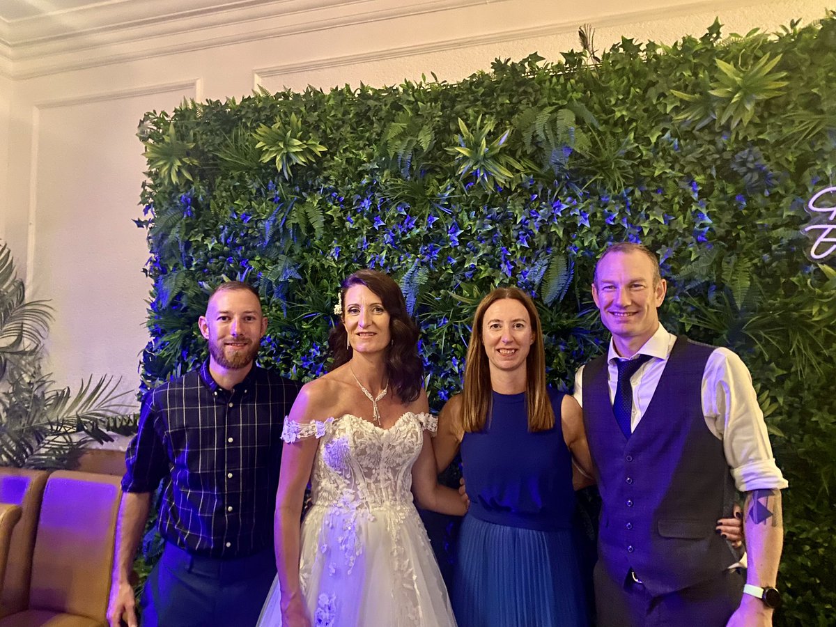 shaunmcannan's tweet photo. Fantastic day at Mr &amp; Mrs Brands #weddingday amazing #family time 💃🕺😀 https://t.co/BEeTts1JZP