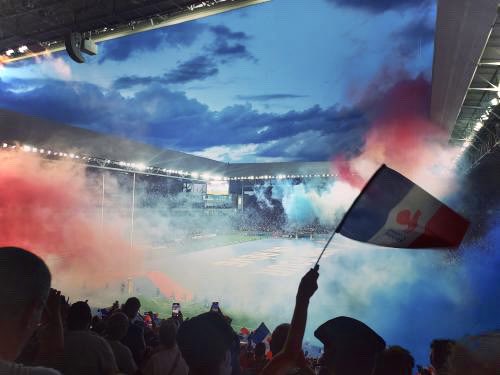 Hier soir, le chaudron était 🔵⚪️🔴 😍🫶 #FRAECO #UnisPourUnRêve #NeFaisonsXV #XVdeFrance