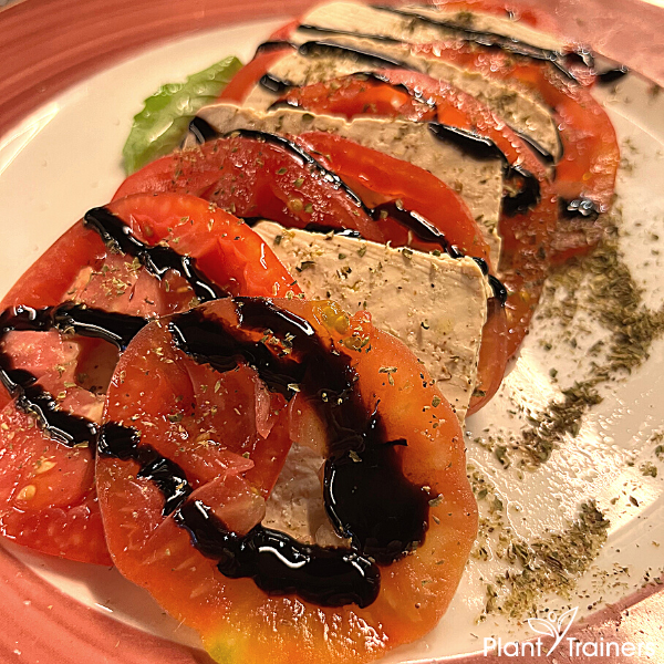 🇮🇹 Italian Adventure Mode: ON! Adam soared over to Italy and savoured the delightful flavours of a plant-based Caprese salad in Sorrento.
🍅🌿 From the lush countryside to the Mediterranean breeze, every bite was a symphony of freshness. 🍽️✨

#TravelTales #PlantBasedEats