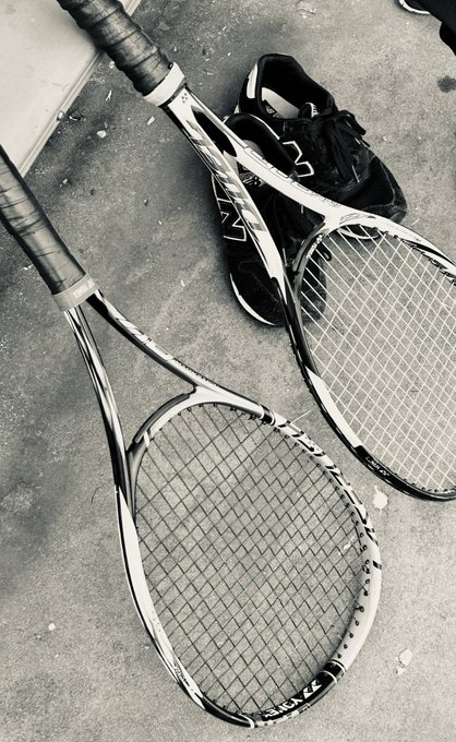 友人と久々にテニスしました
楽しかったけど体力の少なさを思い知った... 