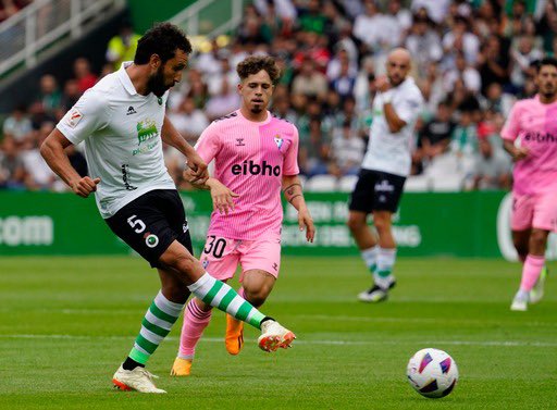 ¡Tres puntos que se quedan en El Sardinero! Muy importante empezar así pero con los pies en el suelo 💪🏽
<a href="/realracingclub/">Real Racing Club</a>