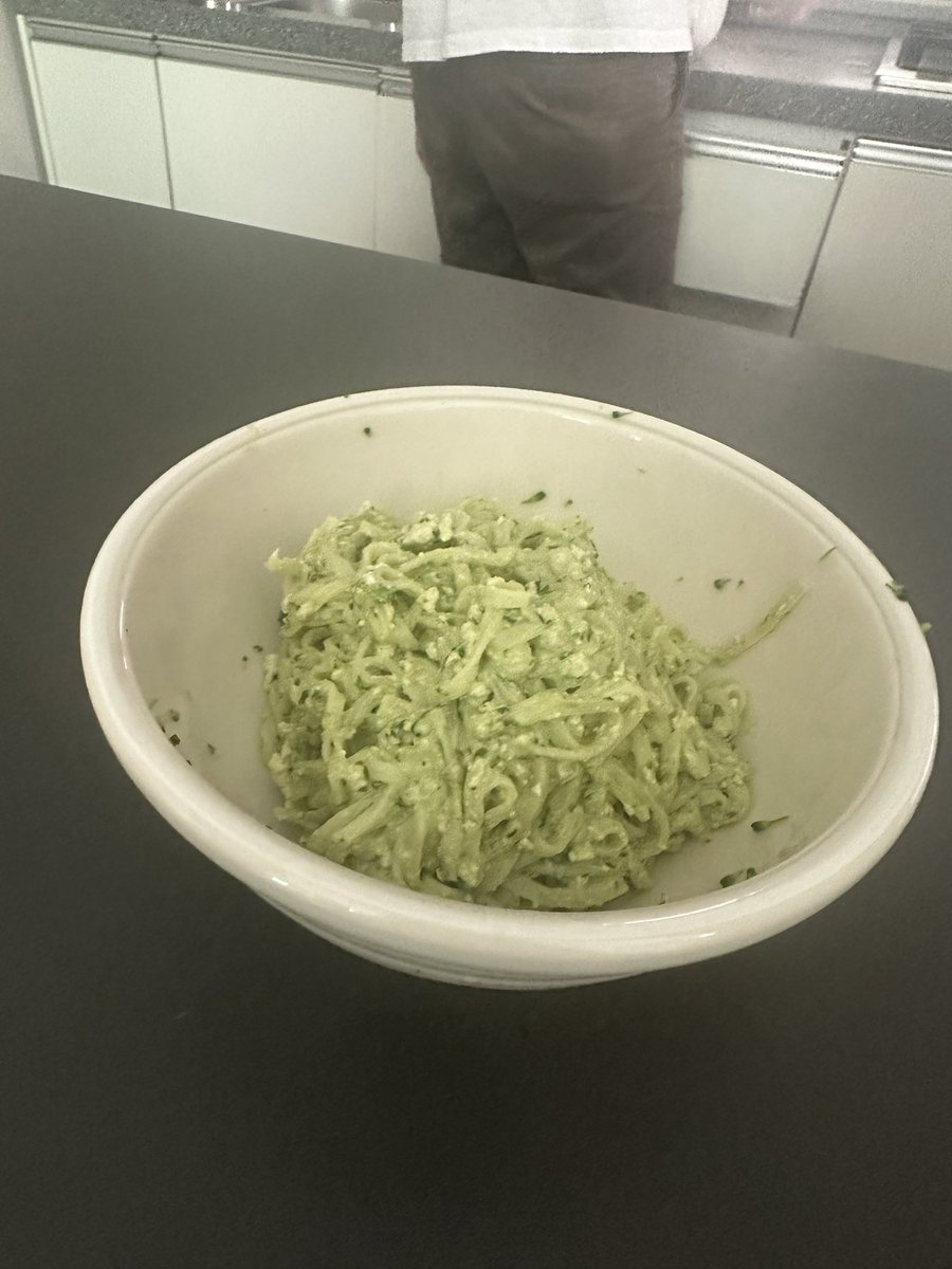 tweetbrandon's tweet photo. My lifelong friend Jareb just made us this nice bowl of pesto noodles. With fresh basil. Yup, he made the pesto from scratch.
#lucky
#foodfromscratch
#lovebusan https://t.co/IKrqqBLwXA