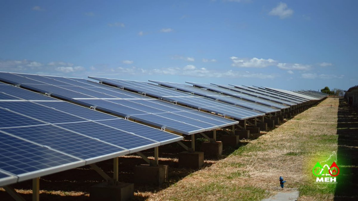 La centrale #solaire d’une puissance de 2,4 MWc d’Ankorikihely (Ramena, #Antsiranana II) a été inaugurée ce samedi 12 aout 2023 par le Président de la République, Andry Rajoelina. Toujours progresser dans nos efforts pour apporter l’#énergie propre et durable à la population.