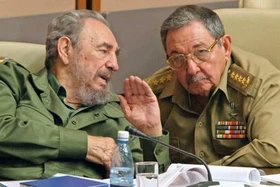 torres_iribar's tweet photo. #RaulEsRaul  "Fidel es Fidel y no precisa de cargo alguno para ocupar por siempre un lugar cimero en la historia, en el presente y en el futuro de la nación cubana". #FidelPorSiempre ##LaHabanaDeTodos https://t.co/Uj5F3r3DaN