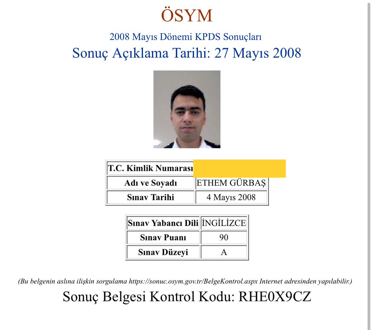 Egurbas_tr03's tweet photo. Bildiğiniz üzere, evladını sınavsız Ankara Hukuk fakültesine sınavsız yerleştiren ve kopya ile KPDS’den 100 alan cihat yaycı, sürekli biz ~50 bin esir/sürgün askeri “kopya” çekmekle itham ve İFTİRA ediyor! 

Esir/sürgünler arasında VASAT biri olarak (ki o kahramanları tanıdığınızda ve emaneti sırtlandıklarında mütevazilik yapmadığımı göreceksiniz) aşağıda yıllara sair aldığım notların orijinal OSYM ekran görüntülerini paylaşıyorum! 

Sizlerin çoğunu bloklamış olduğunu tahmin ettiğim yaycı’yı (@turkdegs); o kopya ile tam not (100) aldığı sınavın öncesi ve sonrası almış olduğu kendi notlarını açıklamaya DAVET edecek, Türkiye’de ve/veya sürgündeki etkili gazetecileri ve gaStecileri etiketler misiniz?