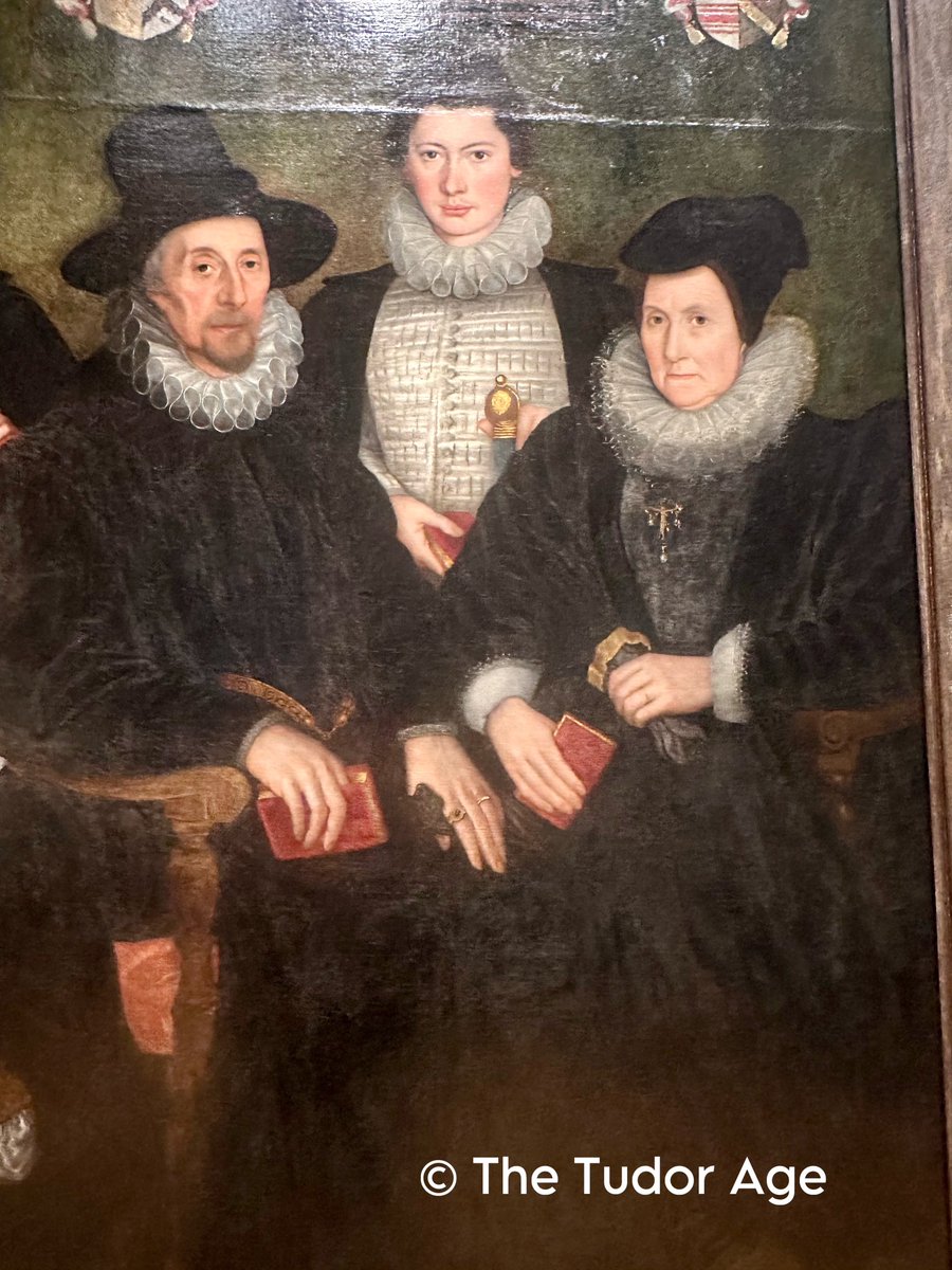 TudorAge1973's tweet image. The More Family 
Rowland Lockey
1593

instagram.com/p/Cv4XLPCMsyk/…

#FamilyPortrait #FiveGenerations #TheFamilyofSirThomasMore #RowlandLockey #Tudors #History