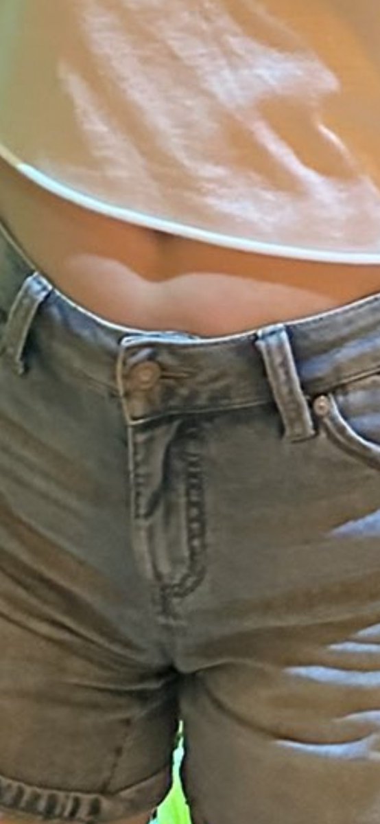 CallOutLosers's tweet photo. @pearlythingz Do they only come in fat? https://t.co/Fmmptw3i8J