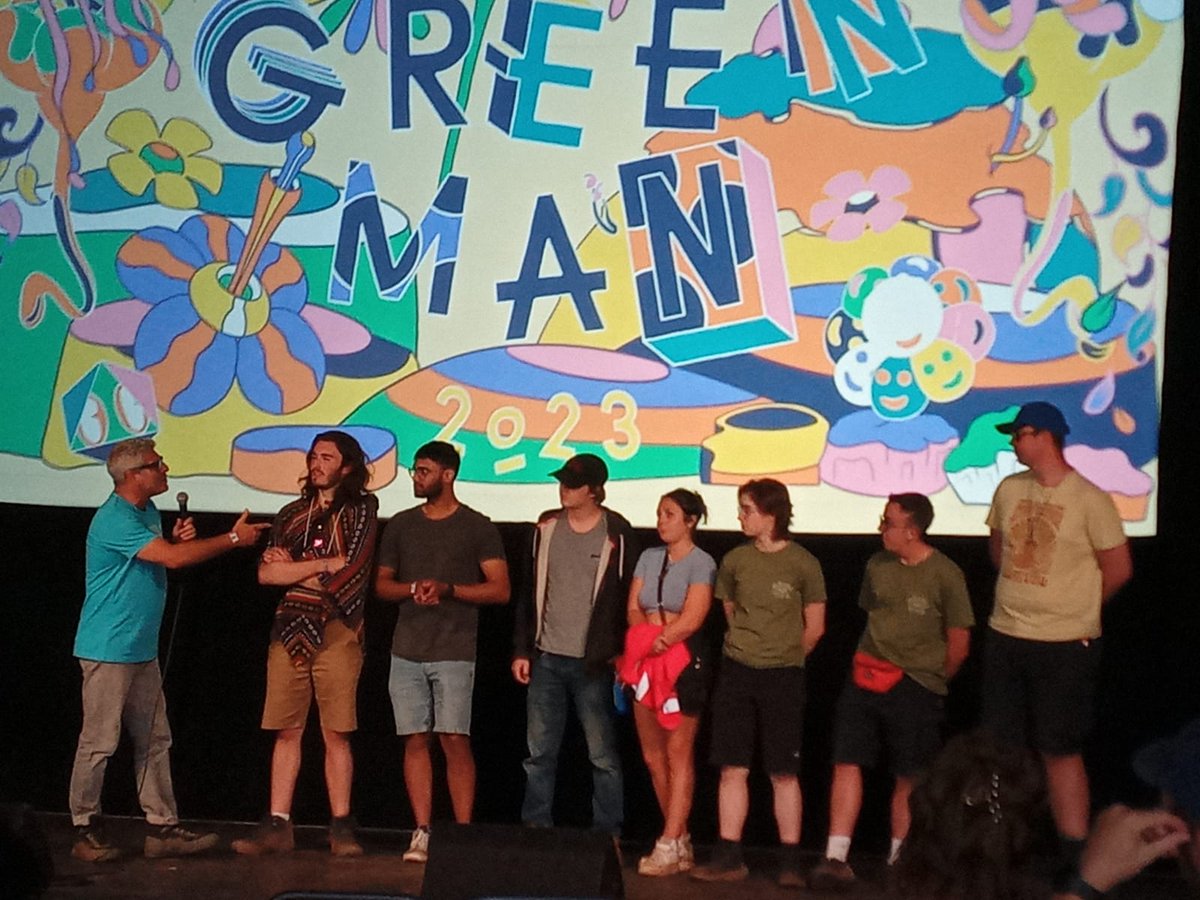 ymddiried's tweet photo. Mae'n benwythnos #Greenman. Ry' ni mor fach i fod wedi cefnogi @Greenmantrust Eto eleni mae nhw wedi gweithio gyda myfyrwyr cyfryngau  @UniSouthWales yn ystod yr Ŵyl. Dyma nhw yn nangosiad cyntaf eu ffilm ddogfen am waith yr ymddiriedolaeth gyda'r elusen @OasisCDF https://t.co/Dx0zrghKKA
