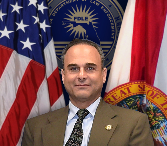 #YourFDLE remembers Special Agent Jose Perez on the first anniversary of his line of duty death. 🙏

Today, let us take a moment to reflect and honor our fallen brother SA Perez for his dedication to the service and safety of our community.

We miss you, Jose. #NeverForget