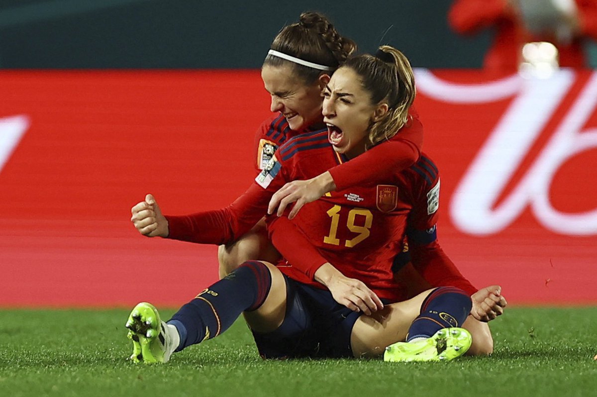 JuanPedro_SR's tweet photo. Hoy somos CAMPEONAS 🇪🇸 
Más tolerantes 
Más diversas 
Más plurales 
Más IGUALES https://t.co/aSdTf5n0Wa