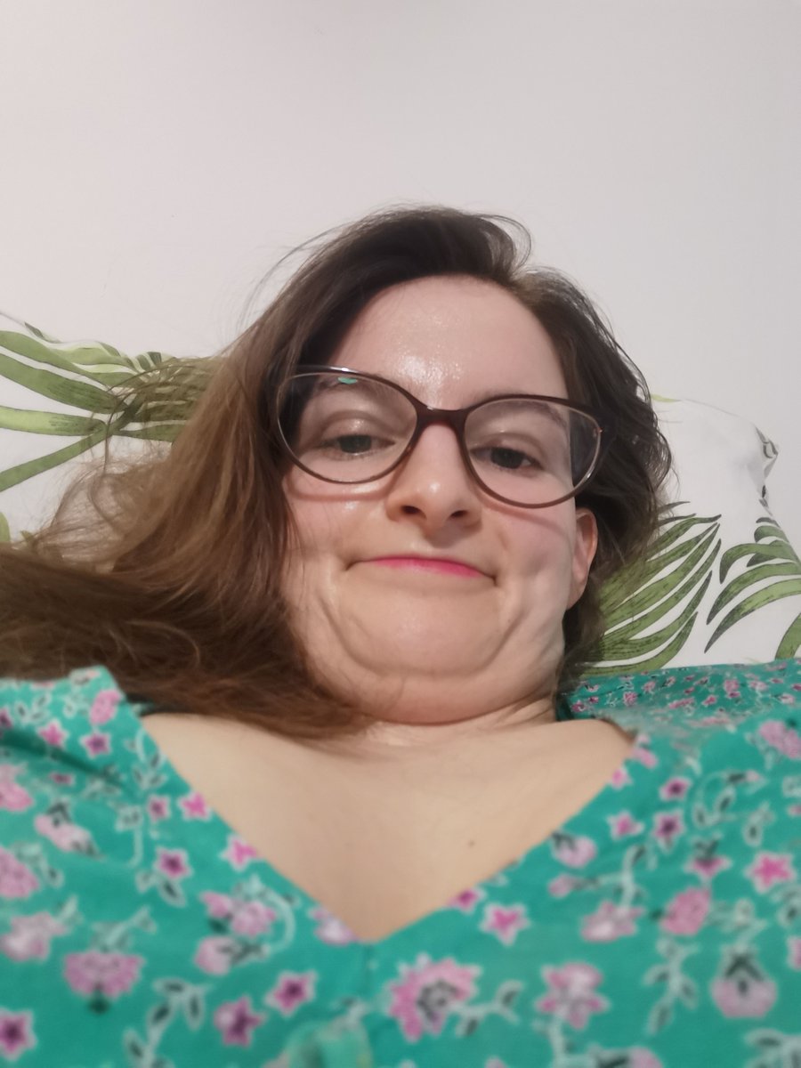 New glasses?👍 New dress?👍 Is a WORM WOMAN?👍   

Oh yeah. It's all coming together.
