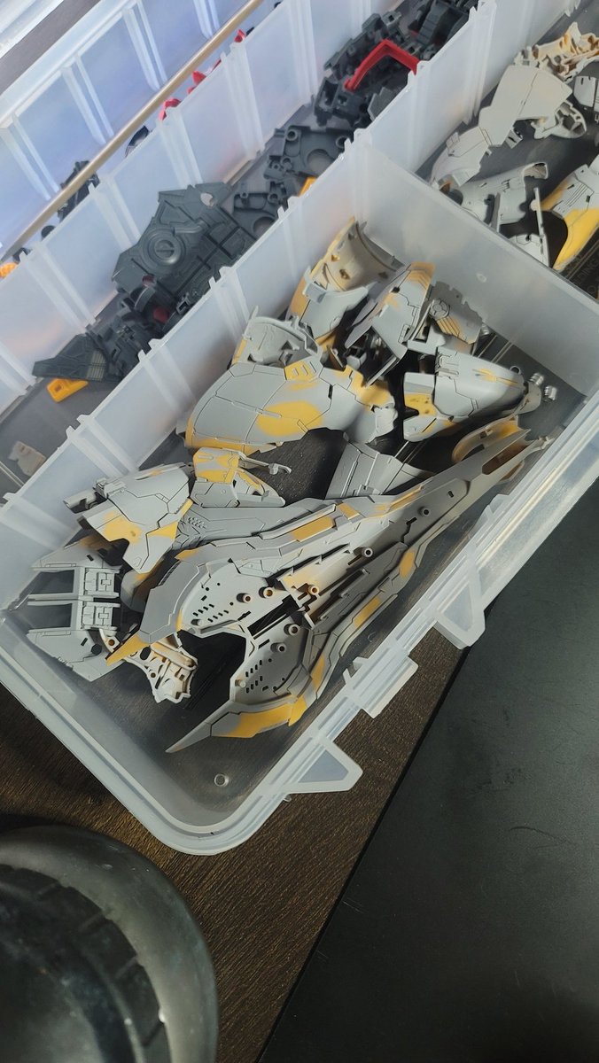 GunplaJ's tweet image. The pile of "should be paint ready" parts is getting bigger! Making the final cleanup after the first priming!!! 

#realgrade #sazabi #resinconversion #wip #madworks