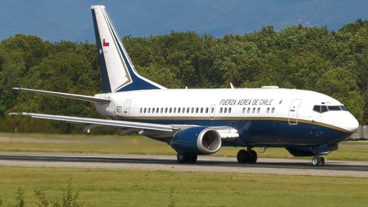GvaSpotter's tweet photo. In addition (I forgot to share it here), last month we had the rare visit of this Chilean Air Force 737-500!
It's cool to see some exotis visitors here !

Video: https://t.co/APvzi69Zd7 https://t.co/LbU77J56Jv