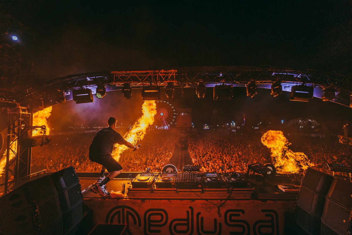 MedusaFestival's tweet photo. WADE WADE 🙌

¿Quién estaba dándolo todo hace una semana con @wade_tweet ? 😏 https://t.co/vw5ZTBZnbi
