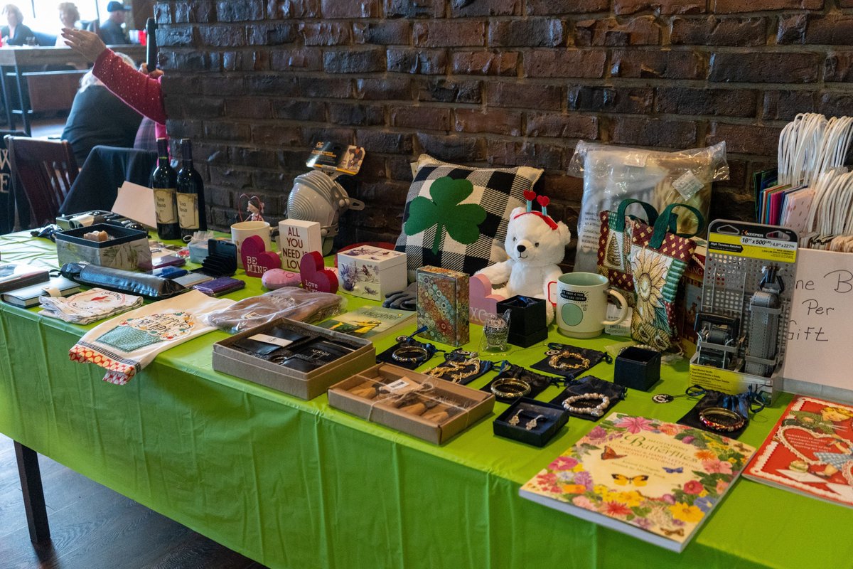 ThetaPhiAkron's tweet image. FALL BREAKFAST FUNDRAISER Sept 16, 9am, Waterloo Restaurant, Akron.  Raffle/Auction for Foundation, earmarked for Disaster Relief - over 40 items!  Bring family, friends, cash for 6/$5 raffle tix, buffet $12.99.  RSVP by Mon Sept 11 tpamembership@gmail.com!  EVEL, YITBOS xoxo!