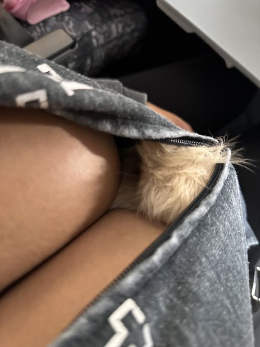 peek aboo 🥰❤️ https://t.co/2oiQHg7I09