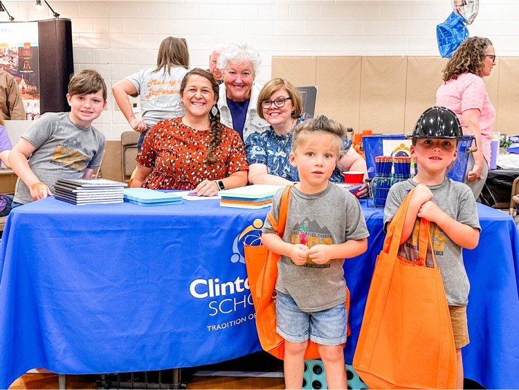 ClintonCity_CCS's tweet photo. Many thanks to Lauren Neal and Lori Chisholm for working our CCS booth today at the Anderson County Community Resource Fair! #LoveThemFirst https://t.co/Y5g46TpArW