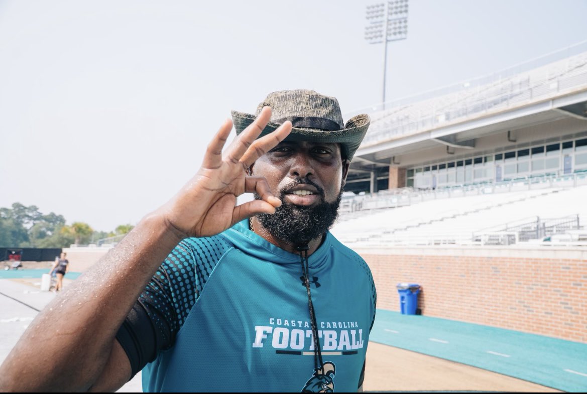 CoachDieudonne's tweet photo. Another year around the Sun! Blessed to spend my 29th birthday as a Chant 👌🏿! God is good. Alhamdulillah 🙏🏿 https://t.co/24RNSFni61