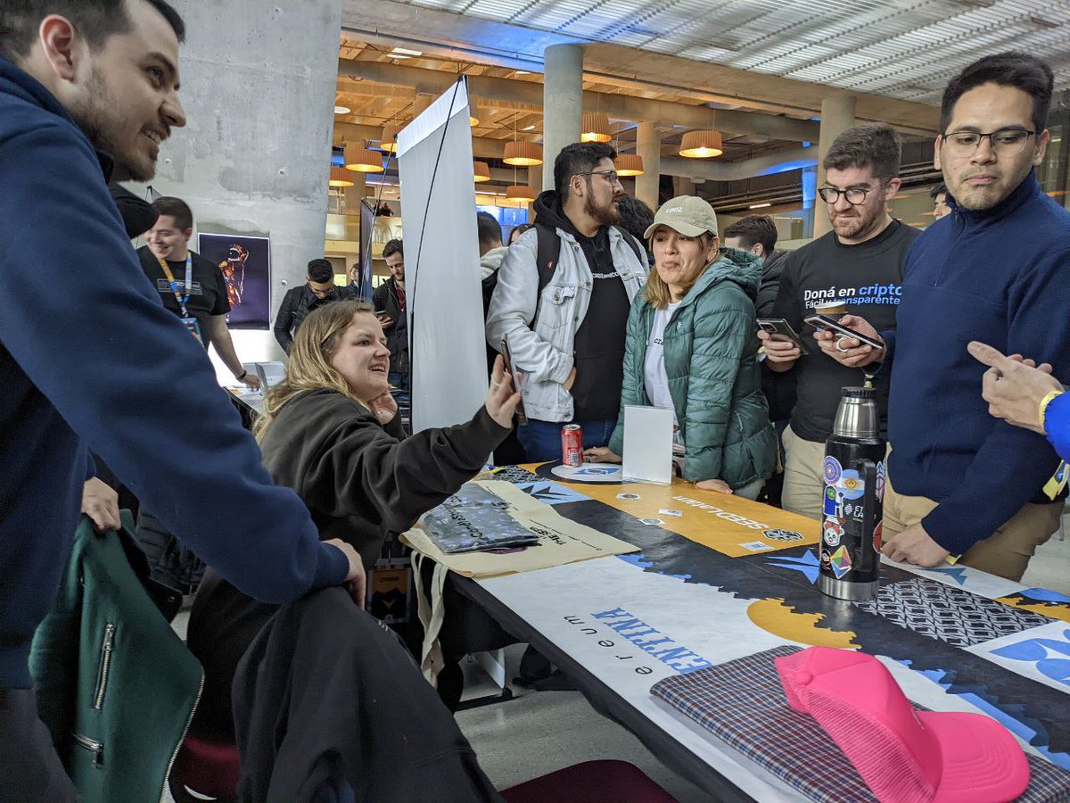 OptimismESP's tweet photo. Gracias a todos por su visita en nuestro stand en @EtherArgentina 🇦🇷♥️

Pasamos 3 días increíbles junto a ustedes, nos llena de felicidad ver a la comunidad tan interesada en el ecosistema de Optimism y en las oportunidades que este tiene para dar 🔴✨ https://t.co/cI7nPhJEcN