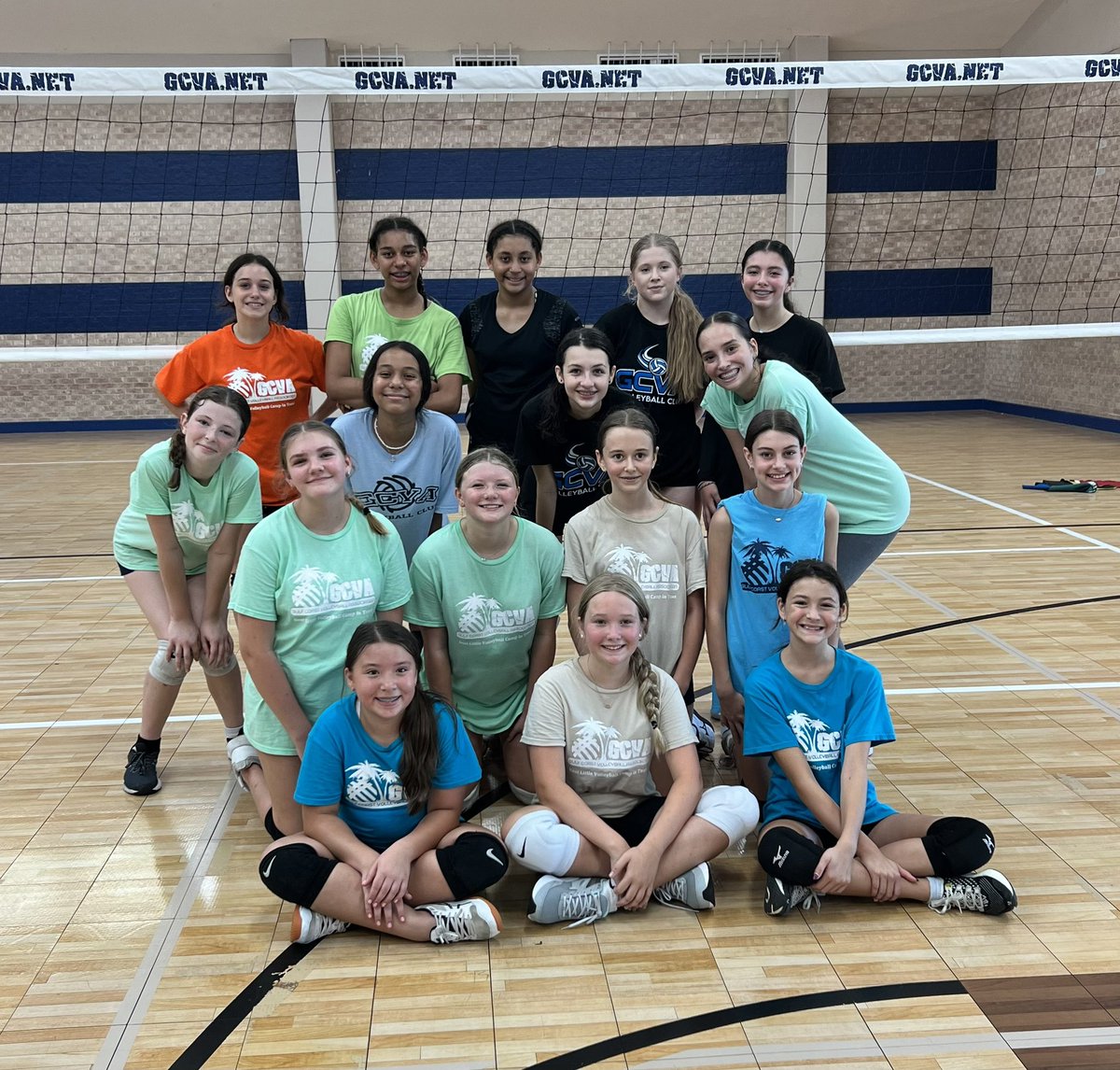 Shellshocked23's tweet image. Love that these girls keep putting in extra work! Most have already made their school teams, club teams are already set for Fall, but being good isn’t their goal. They want to be THE BEST! #sundaywork #goals #volleyball #gcva