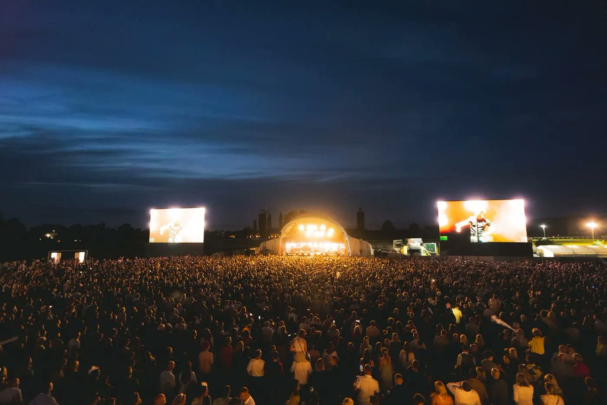 What a night at <a href="/MarketRasenRace/">Market Rasen Racecourse</a> 💚