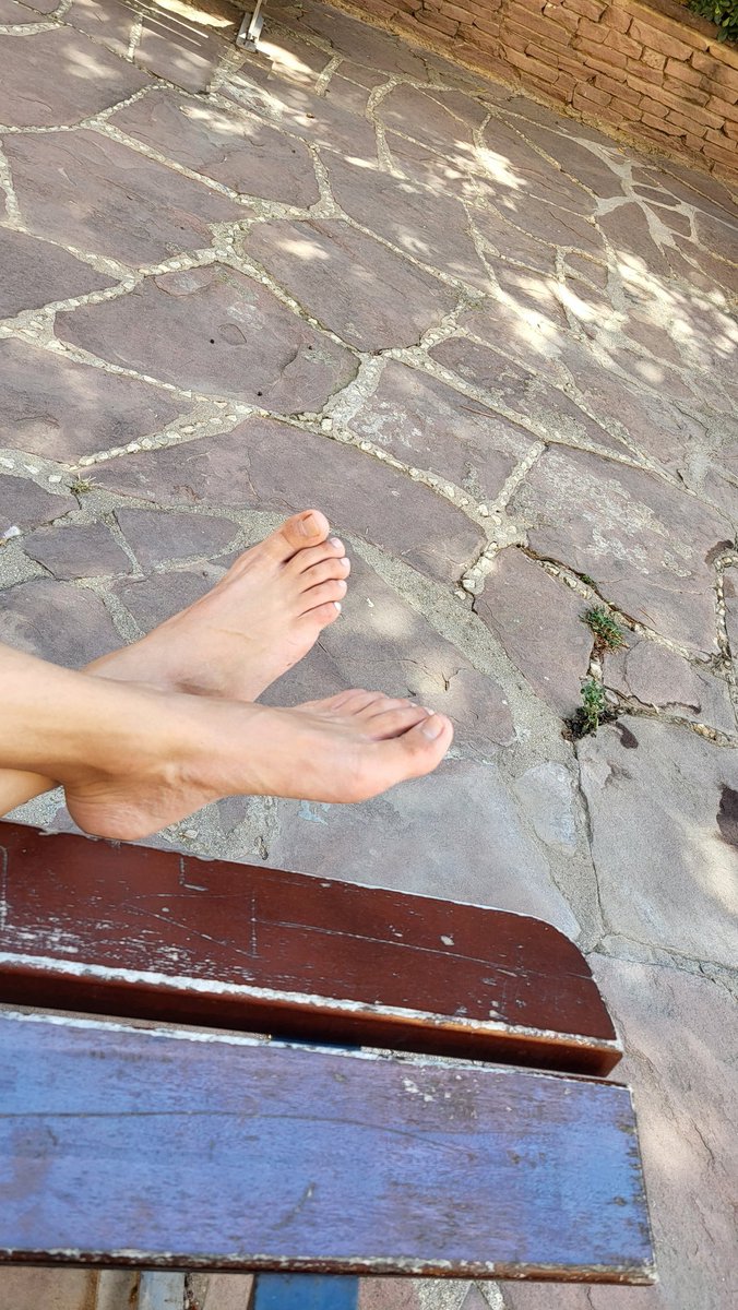 myfeeton's tweet photo. I got you staring at my feet at the park... what did you wanted to say?☺️
#feet_lover #feetfethish #feetcontent #feet_pic #FeetPictures #feet_lovers #verifiedfeet #vipfeet #toes #pies #piesbonitos #beautifulfeet #sexyfeet #feetsexy #fotospies
#footlover
https://t.co/5fKqQqbfHy https://t.co/YpnznHGpqN