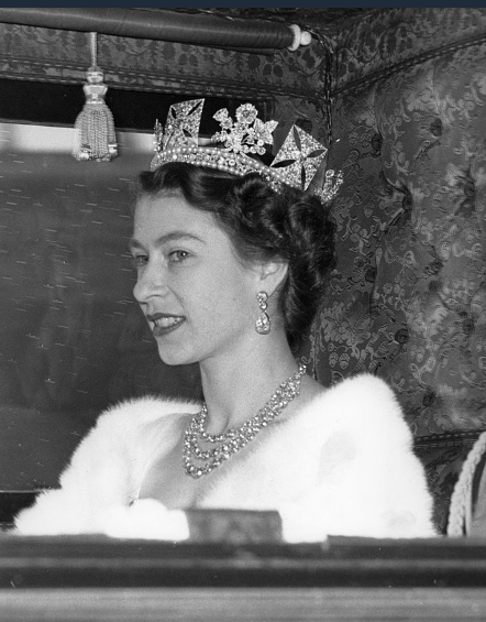 RegalFille's tweet photo. The #PrincessofWales debuted a sentimental piece from Late Queen's collection at the Coronation of King Charles III - The Festoon Necklace.  https://t.co/NDoRZPhmip https://t.co/qP64knYvqj