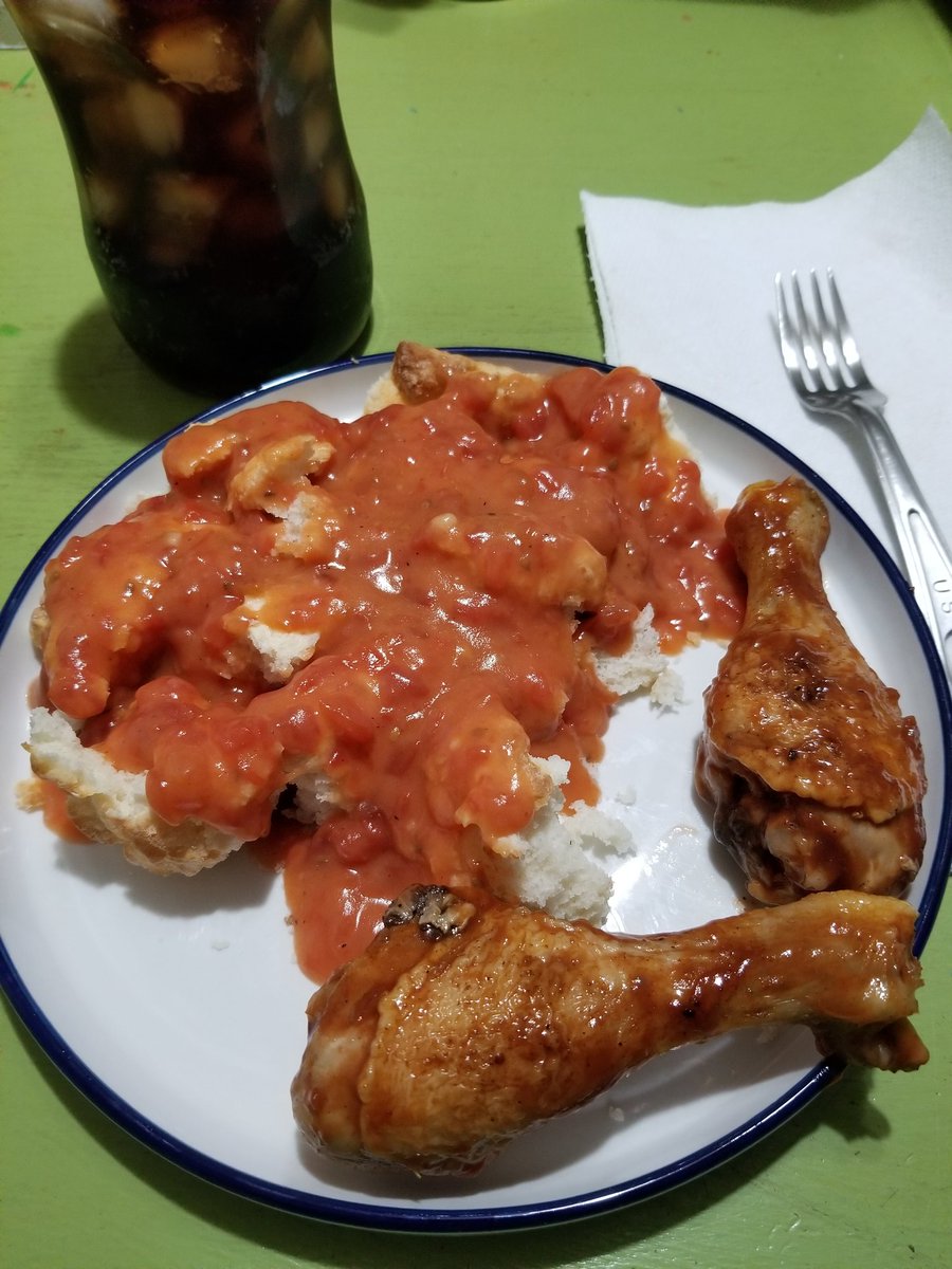 The best meals are the simple ones. Tomato Gravy and Biscuits...and BBQ chicken legs.
