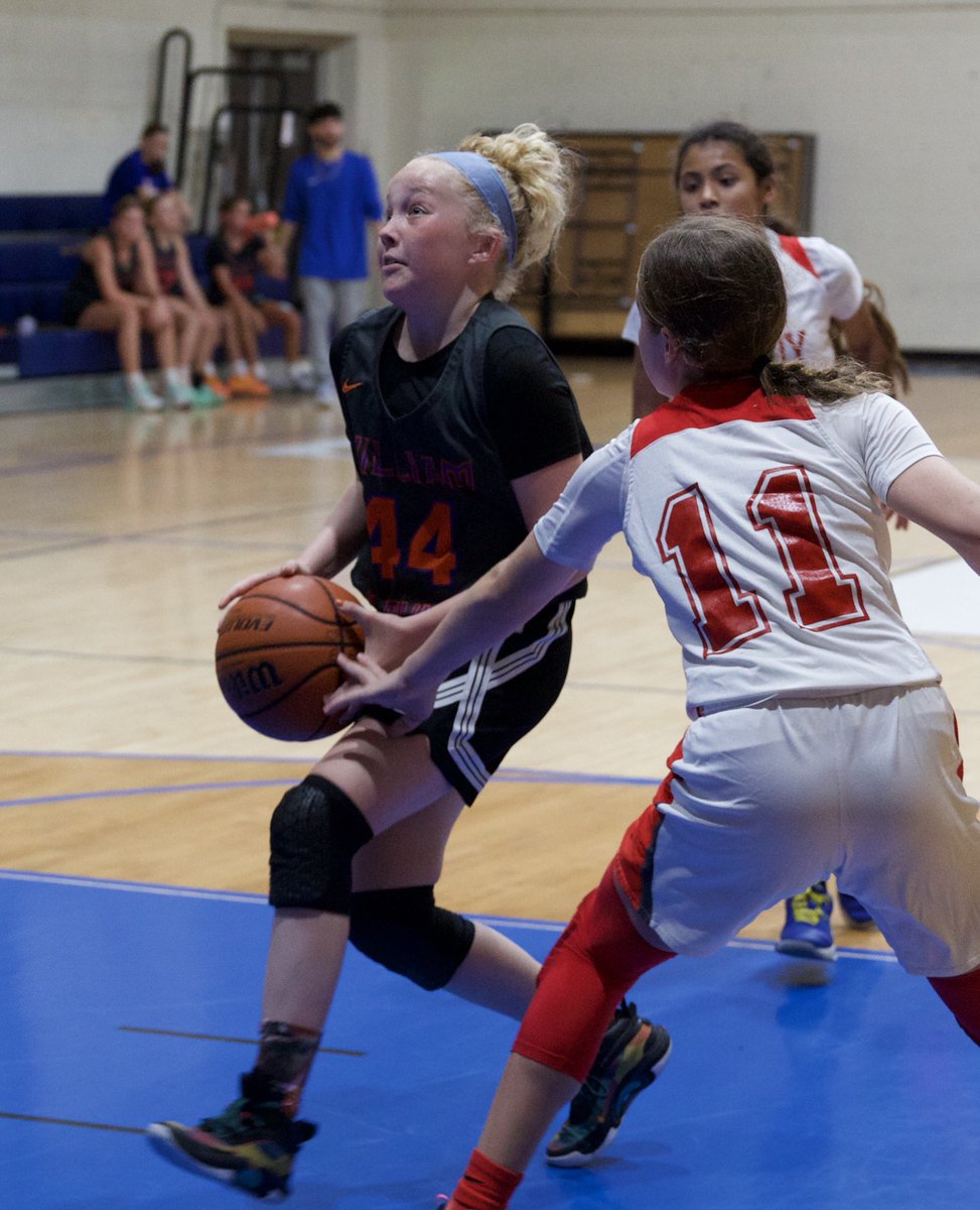 CMSLadyCougars's tweet photo. Lady Cougars back on the court 🏀 https://t.co/H33JiWYE9u
