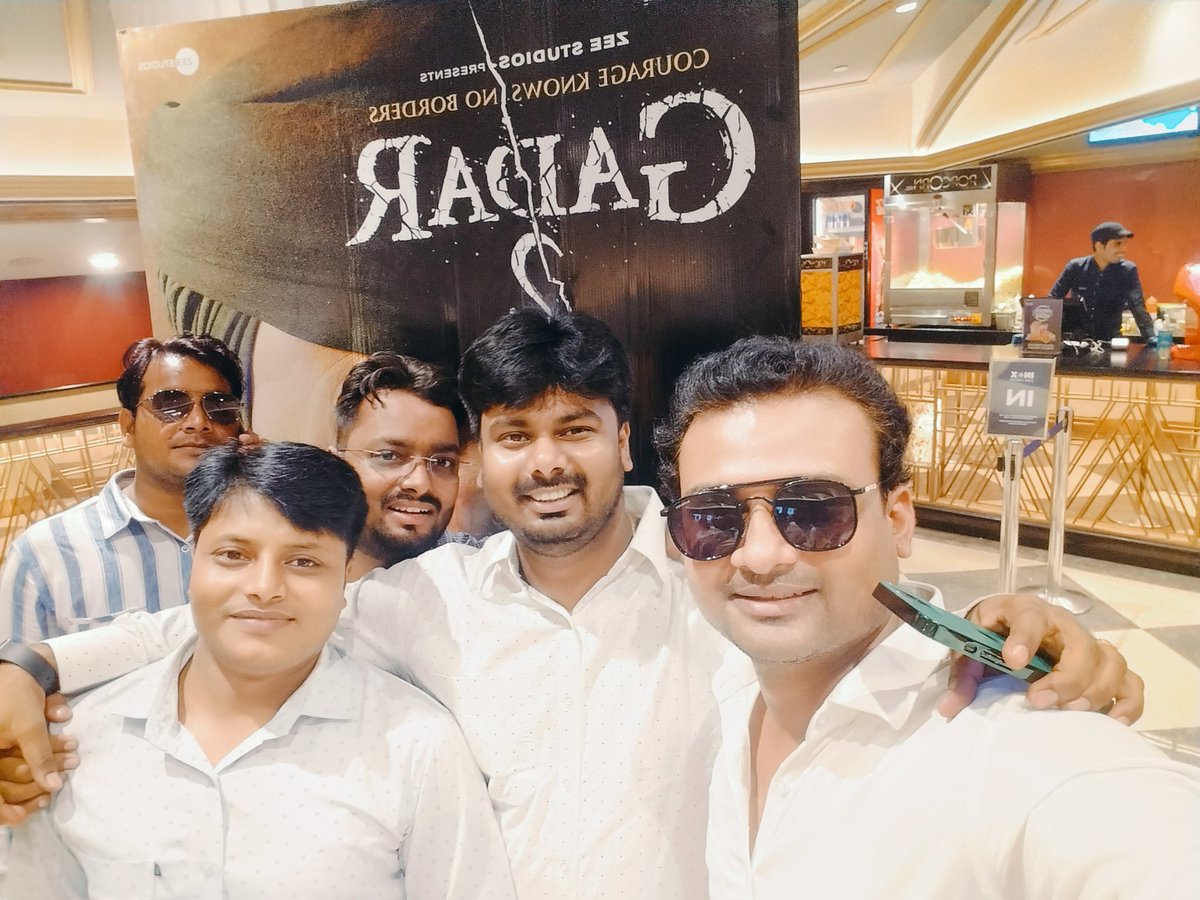 DevPand13635575's tweet photo. Finally we have seen Gadar 2. After a long time meeting all my friends on the pretext of my birthday (17 August 🥰) and watching Gadar 2 movie. #gadar2 #devpandey #trend #SunnyDeol #trendingreels #friendship #trending #dev https://t.co/tQn4a3WEa3