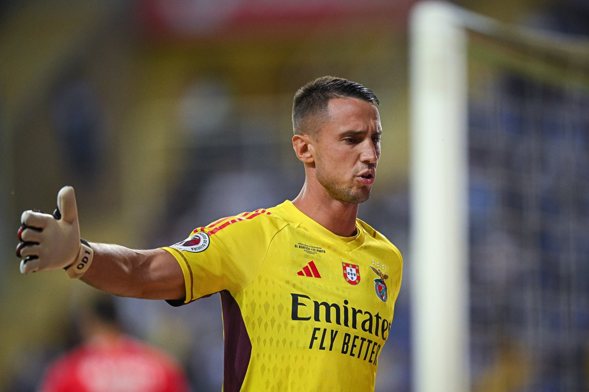 EXCL: Manchester United now exploring move for Odisseas Vlachodimos who’s expected to leave Benfica 🚨🔴 #MUFC

Vlachodimos, top of Man Utd list as new backup GK in case Dean Henderson joins Crystal Palace or Forest.