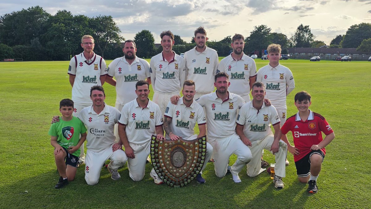 🏆Evening League Champions🏆

We signed off the evening league in style with a play off and the lads put in an outstanding performance with bat and ball to bring the league back home 🏏

Trophy number 3 in this years cabinet 🥇🥇🥇