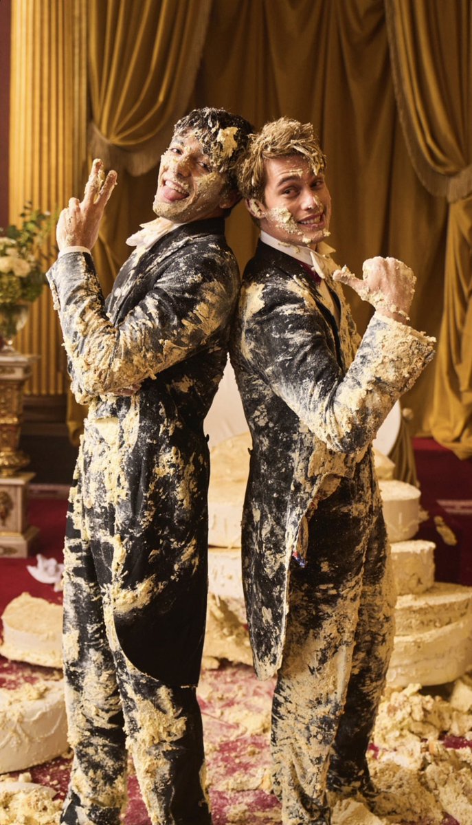 hoedameronss's tweet image. @.heyitsacd posted on instagram.

❝ can't say we don't get along, ay? ✌🏽🤣 #cakegate #dropsomesugaronme #lol ❞