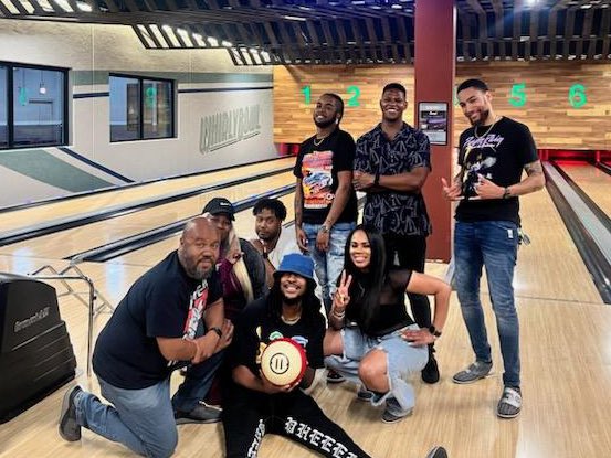 Bowling with the Beasts 🎳 Another successful team outing for this top performing team. The last two months in a row we finished in the top 100 of the entire nation and we’re currently in the hunt for a 3Peat #BronzevilleBeasts 🐺💪🏽 <a href="/MagentaTera/">T</a> @BrandonTaggart5