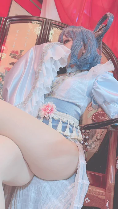 #太もも晒すとフォロワー増えるって聞いたんですが 