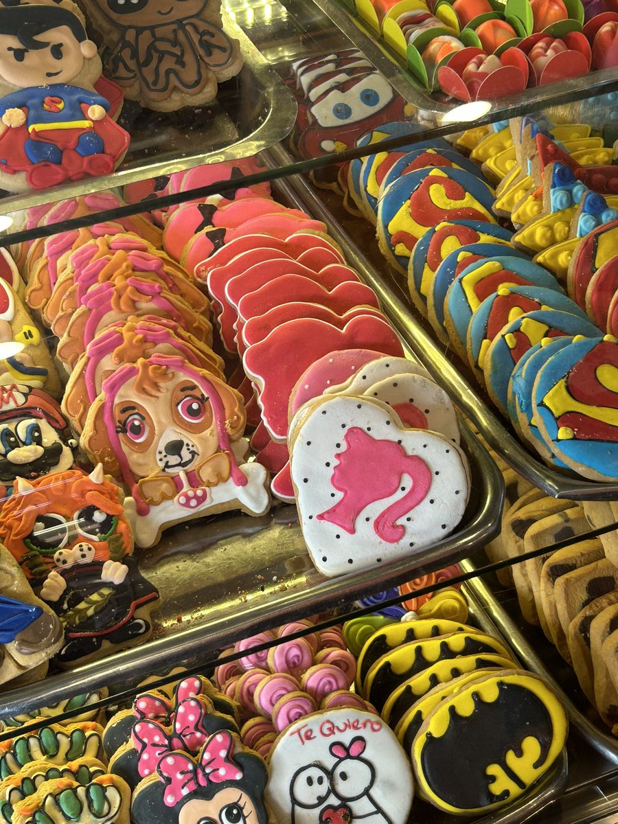 dianam_md's tweet photo. La panadería del barrio siempre al día de las novedades en el séptimo arte. https://t.co/92sRB13JJp