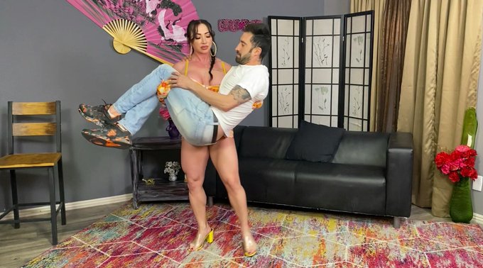 🧡 It's called a "Lift &amp; Lick Party" hosted by me!  Flavio had a special invitation and we partied like<a href="/tag/diy"class="tags"><span>#diy</span></a><a href="/tag/handyman"class="tags"><span>#handyman</span></a><a href="/tag/pussyimprovement"class="tags"><span>#pussyimprovement</span></a>