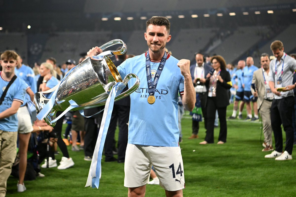 FabrizioRomano's tweet photo. Aymeric Laporte and Al Nassr are now in advanced discussions over three year deal — player has accepted the Saudi destination 🟡🔵⏳

Salary being discussed — $25m per season as @Santi_J_FM called, but now negotiating around $20m.

Fee for Man City will be in excess of €20m. https://t.co/ICpNPsr7UJ