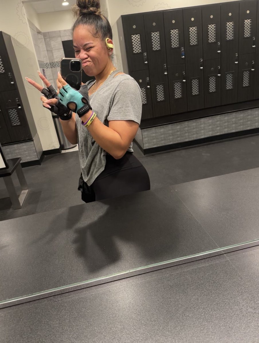 Wait. WHY does working out HURT…so gooooood?! Last time I was at the gym was last Sunday… 🫠😬 #GotToGetMoreConsistent #TodayWasAStruggle #FullBodyWorkout #Ow #NoPainNoGain #StrengthTraining