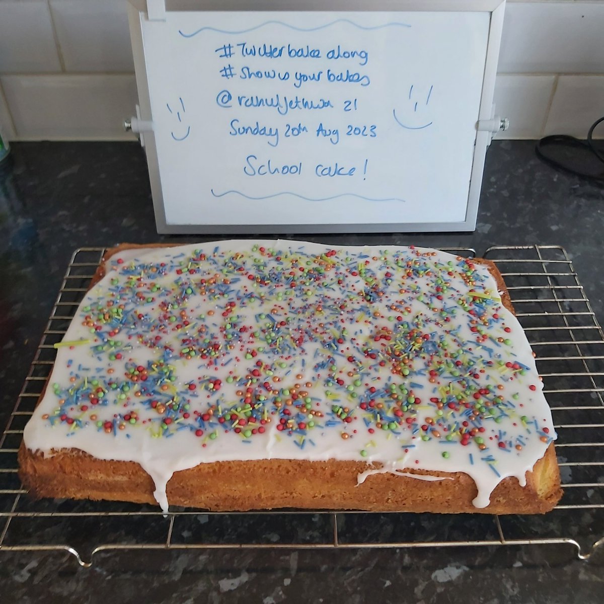RahulJethwa21's tweet photo. #TwitterBakeAlong #showusyourbakes School cake today @Rob_C_Allen @thebakingnanna1 #baking #schoolcake https://t.co/bGTqBI9PmL