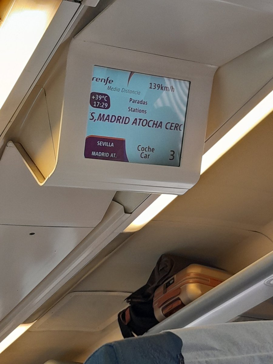 mocmocsolis's tweet photo. Vergüenza lo vuestro con los trenes extremeños @Renfe. Hoy otra vez sin aire acondicionado y a 39°. El viernes 11 de Agosto igual y tengo que viajar todo el mes de septiembre y no solucionáis nada. Encima nos tomáis por tontos diciendo que es una incidencia puntual #renfe https://t.co/88CZqpOZ58