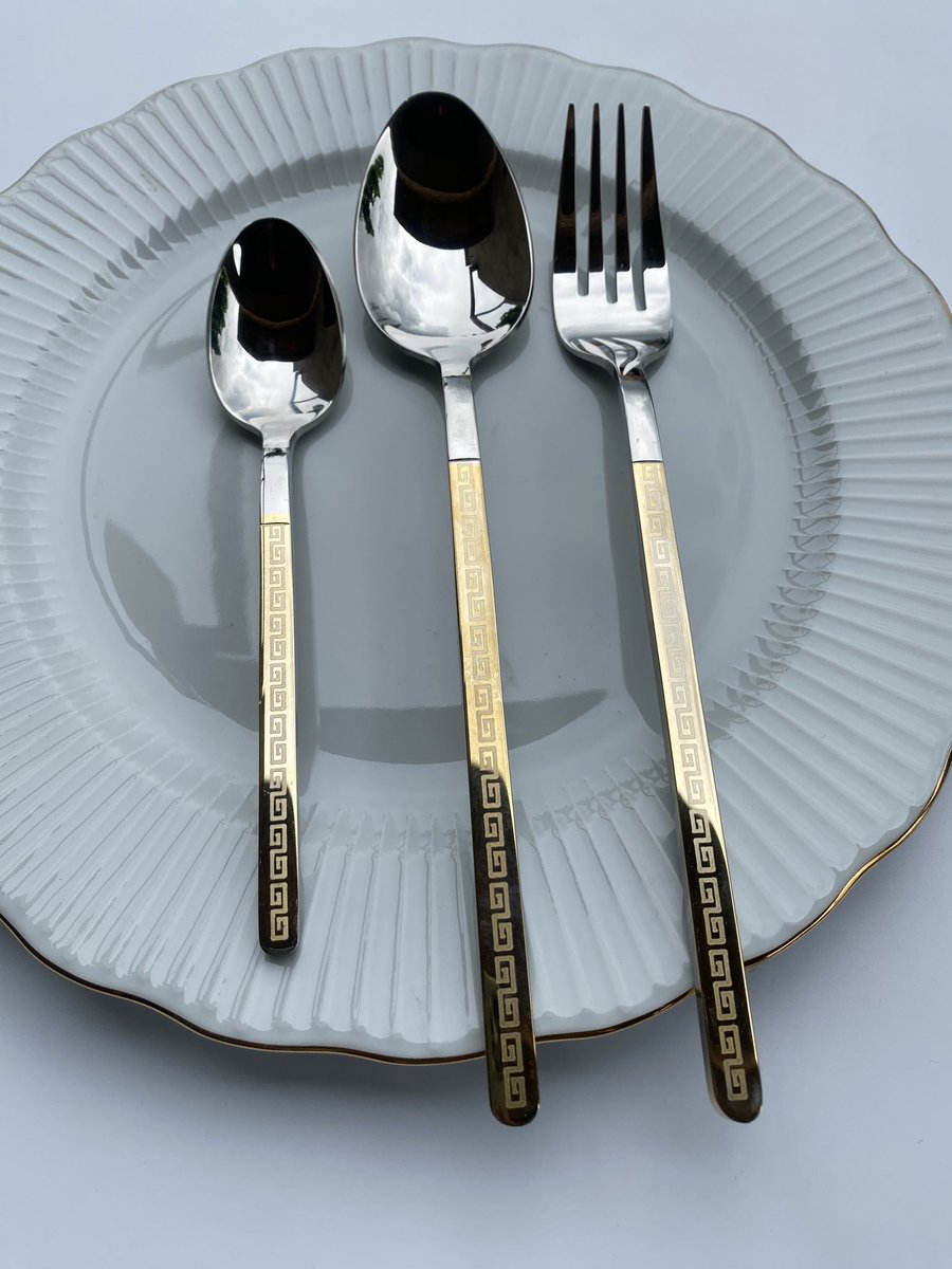 VeilsTurkiye's tweet photo. 18 piece set - N10,500
We have 3 designs available 

Set contains 

- 6 pieces of Tablespoons

-6 pieces of Forks

-6 pieces of teaspoons 

We deliver everywhere 

Location: kaduna 

We deliver everywhere 
#tableware #silverware #teaspoon #tablespoon #cutlerysetinnigeria https://t.co/6GryYnu6q8