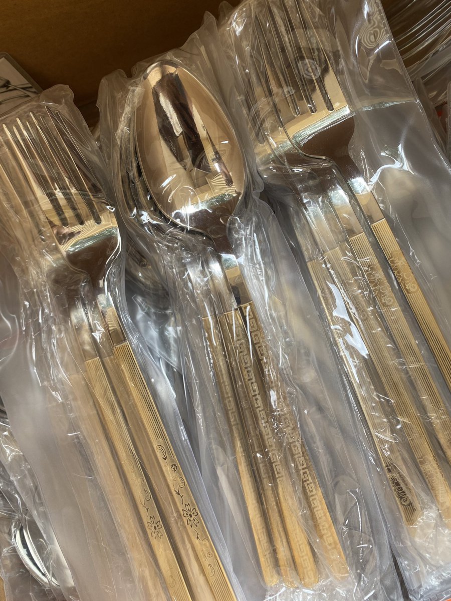 VeilsTurkiye's tweet photo. 18 piece set - N10,500
We have 3 designs available 

Set contains 

- 6 pieces of Tablespoons

-6 pieces of Forks

-6 pieces of teaspoons 

We deliver everywhere 

Location: kaduna 

We deliver everywhere 
#tableware #silverware #teaspoon #tablespoon #cutlerysetinnigeria https://t.co/6GryYnu6q8