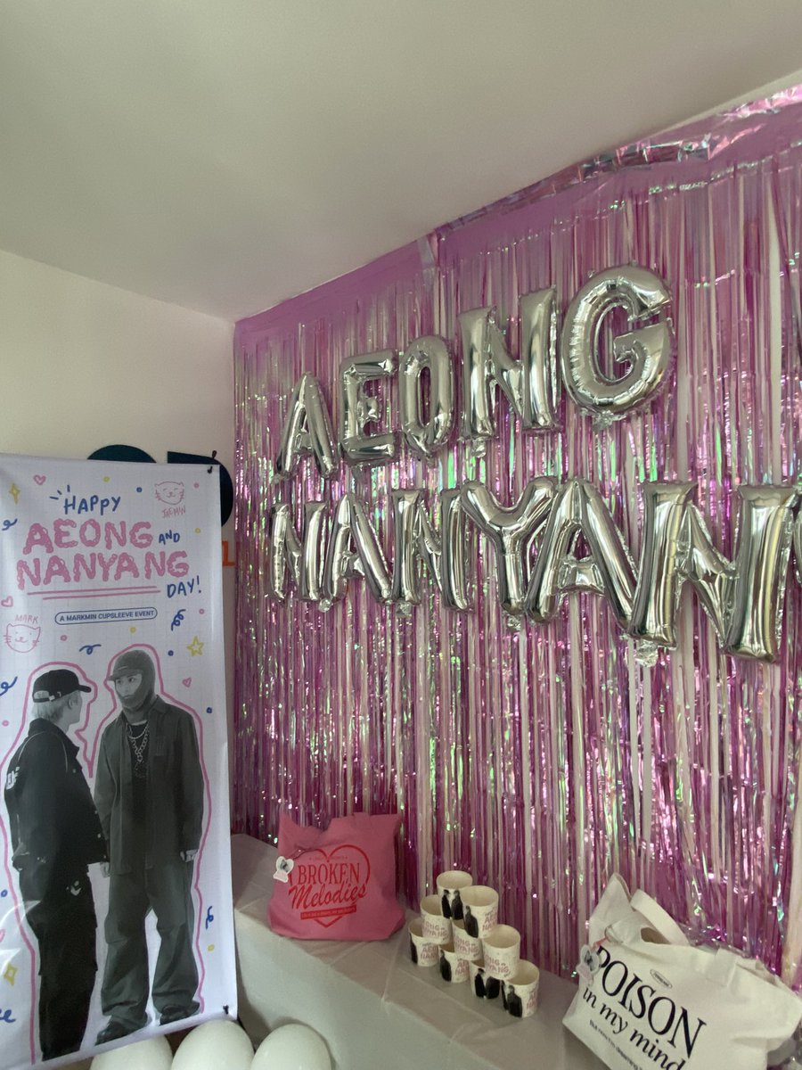 fredriknevel's tweet photo. celebrated markmin month yesterday 🌷🎀💗 https://t.co/7Fcsg7FWzB