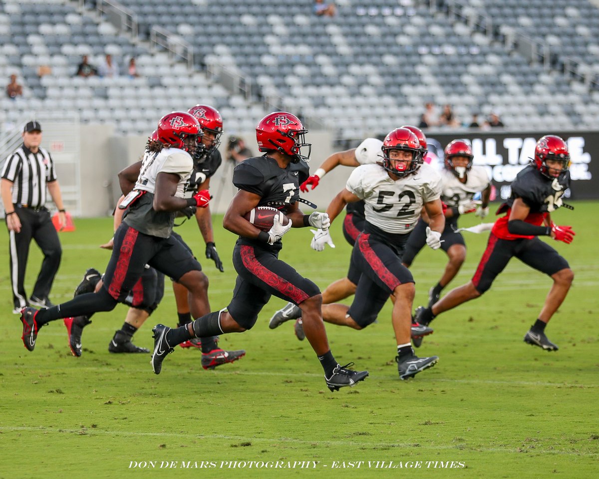 DonDeMarsPhoto's tweet photo. Aztecs in Action @AztecFB
Photo Essay - San Diego State Football @SnapdragonStdmFall    Scrimmage / Fan Fest - 
Line Backers @TreyWhite28 @Jaydenken10_ @coopmcdonald55 @moon_man505 
@EVT_News @TheSDSUPodcast @SD_SportingNews
2023 SDSU 🏈✍️📹📷https://t.co/JYLnWQbLKI https://t.co/SOlPNxdqNR
