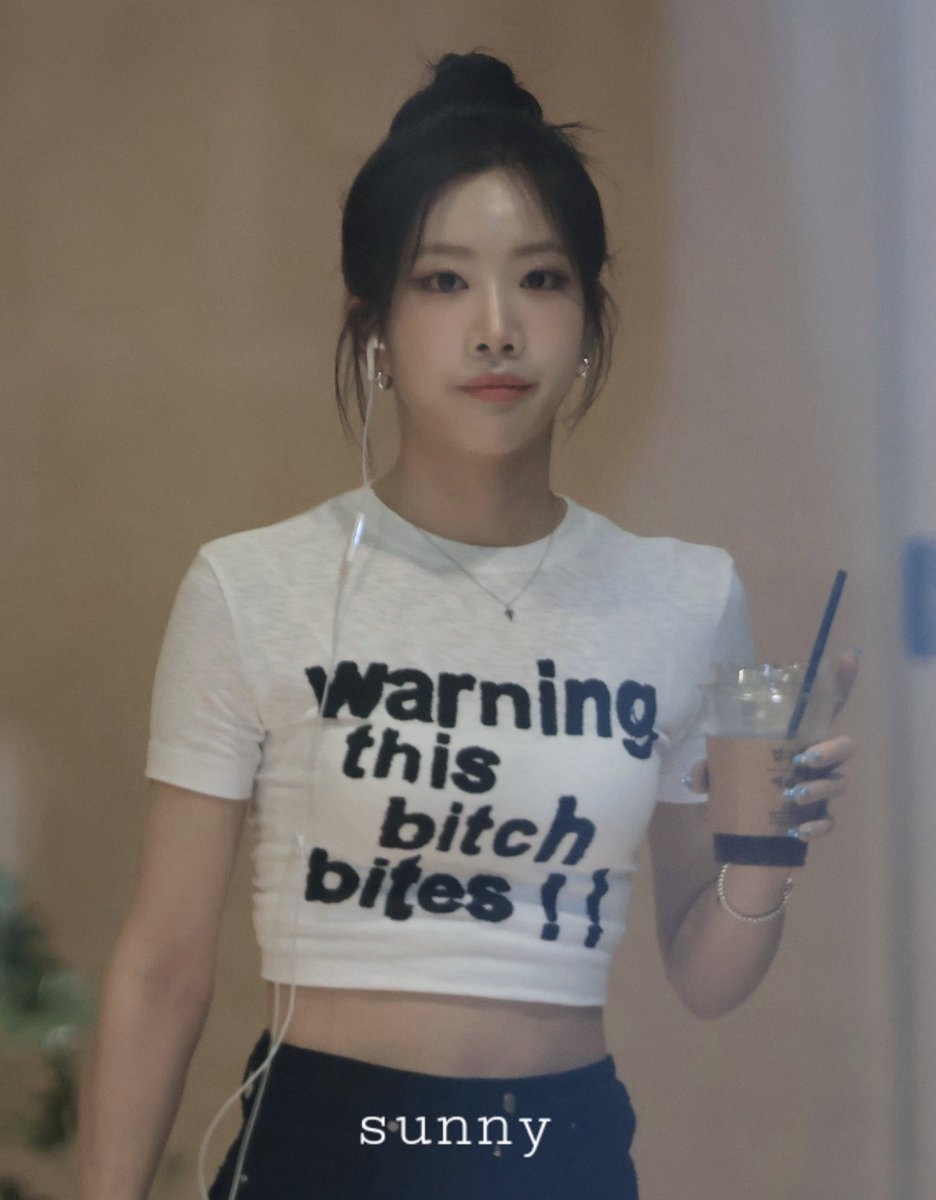 kpopsapphic's tweet photo. https://t.co/eFSVho1gBP