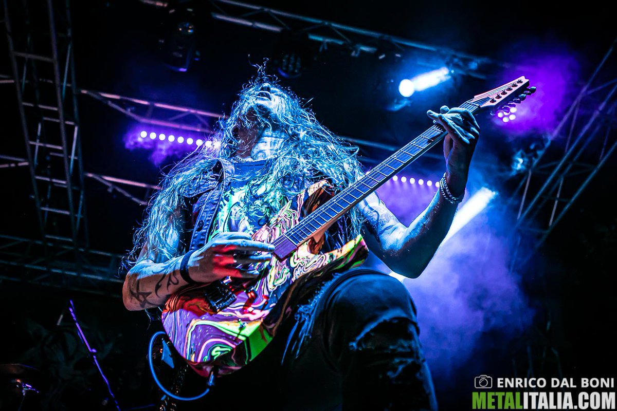 andymartongelli's tweet photo. 🔥🔥🔥👊🥷🤘⚔️🎸🦇 #beastmode #onstage
#metal #guitarriff #arthemis
#padovametalfest
📸 Enrico Dal Boni - @Metalitalia https://t.co/iiRaCtmeBW