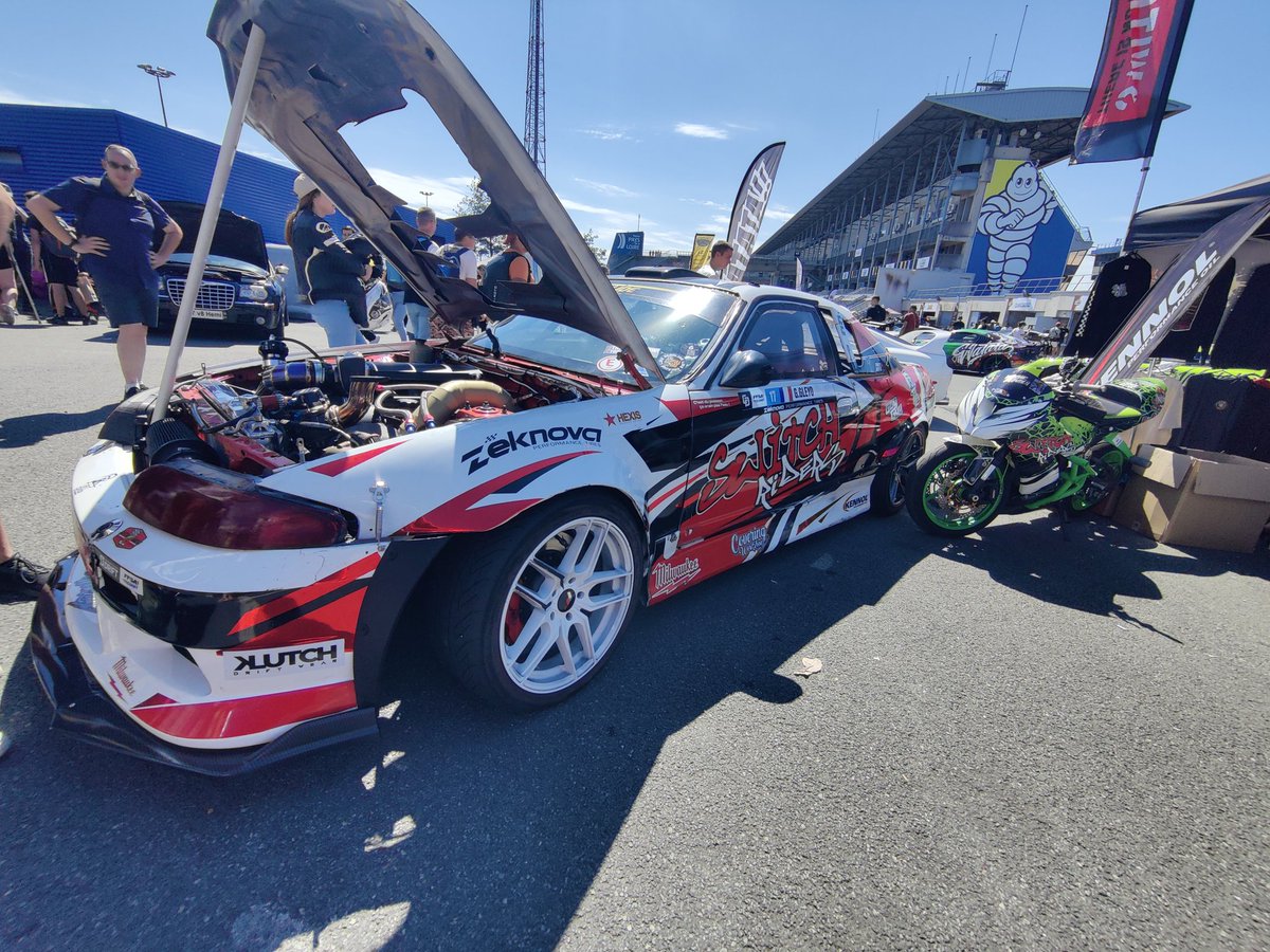 G_Jrom's tweet photo. Journée au #BigCarShow 
#porncar #watata https://t.co/TptsP4YYPs