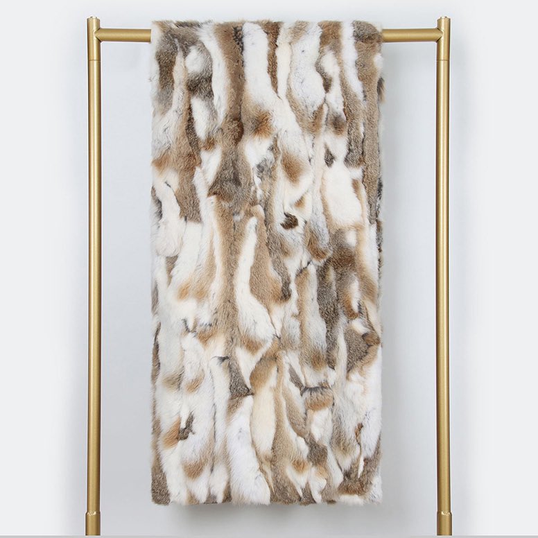 DAYMISFURRY's tweet photo. Small accents, huge impact. #rabbitfurrug #rug #furrug #blanket #furblanket #throw #furthrow #rabbitfur #rabbitfurblanket #rabbitfurrug #indoorstyle #indoordecor #indoorinspo #bedroomfashion #bedroomstyle #bedroomdecor #roomdecoration #roomstyle #roominspiration #handmade #new https://t.co/2n6F1Ue6wF